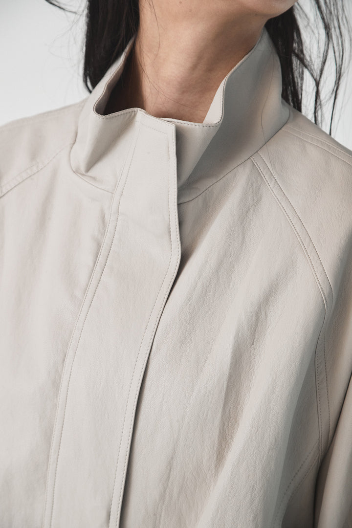 スタンドネックレザーライクブルゾン