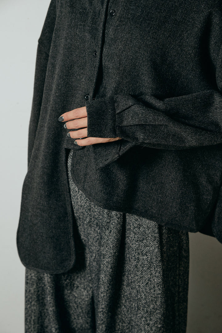 裾アシンメトリーデザインシャツ