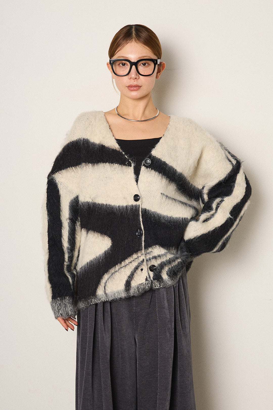 アクセントブラッシュドカーディガン