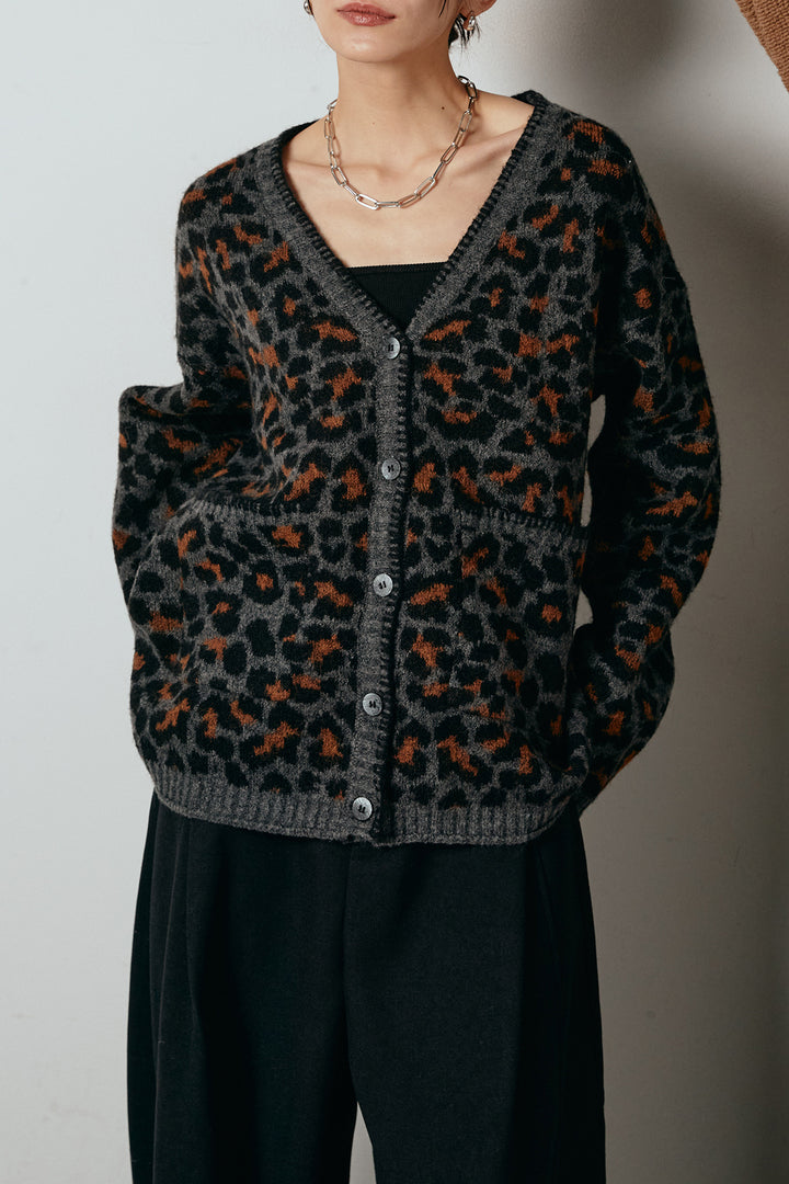 ステッチデザインレオパードニットカーディガン