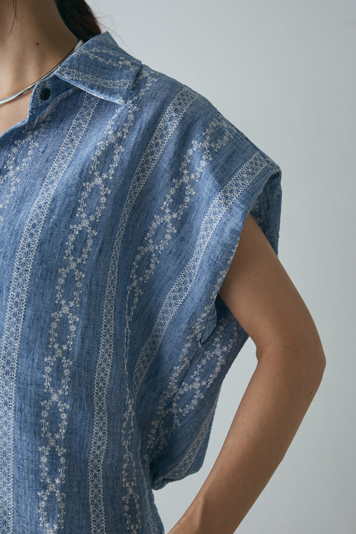 ノースリーブライン刺繍デザインシャツ