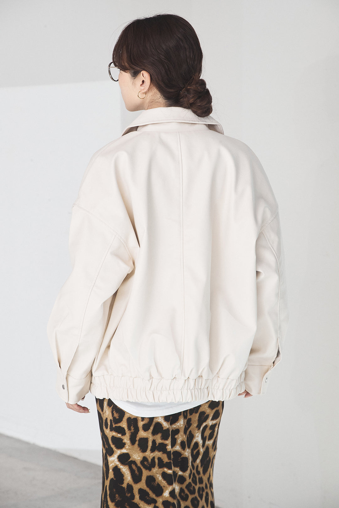 [SET]レザーライクオーバーサイズブルゾン+レオパードサテンナロースカート(2set)