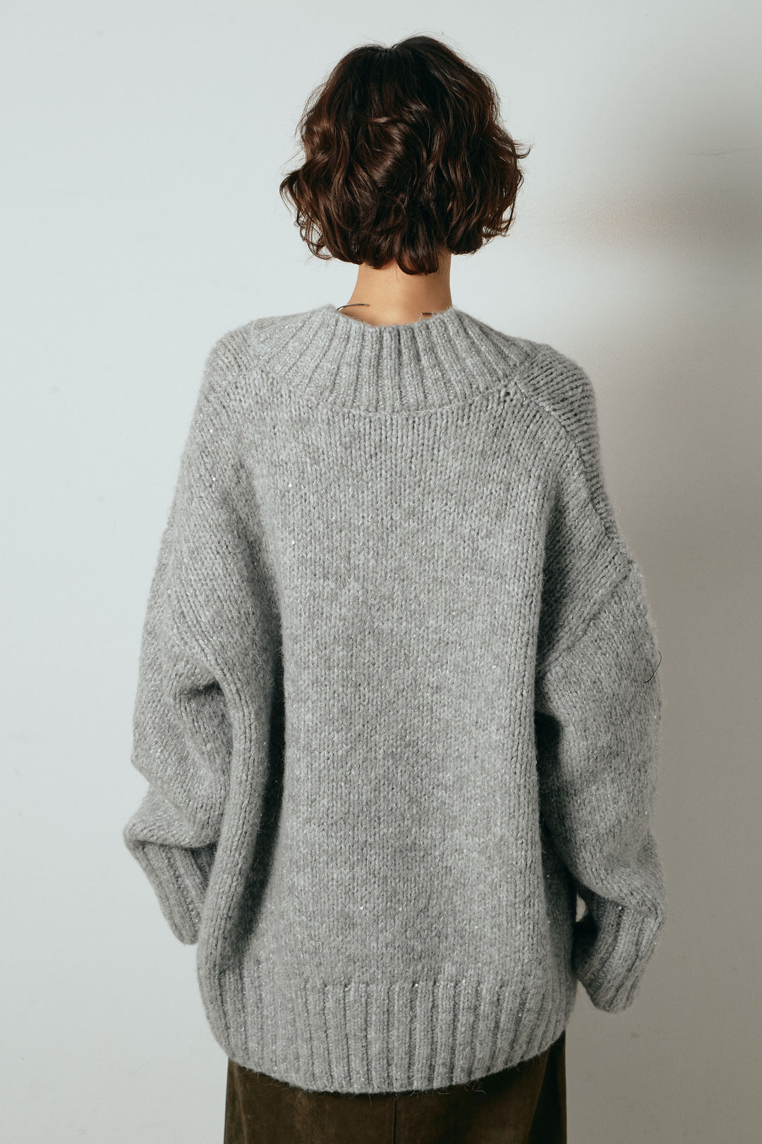 Vネックラメニットトップス