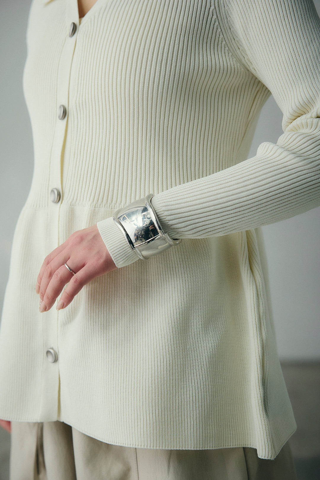 [SET]スキッパーペプラムニット+デニムライクヘリンボーンタックパンツ(2set)