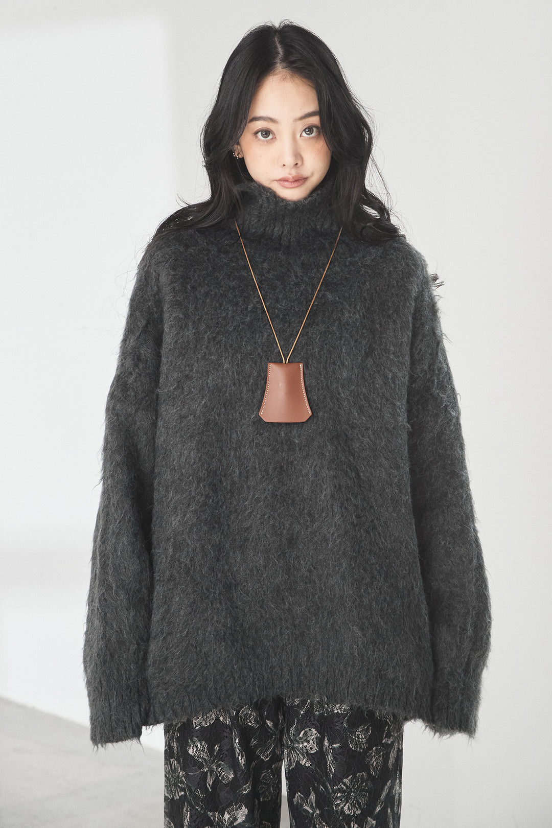 起毛オーバーハイネックニット