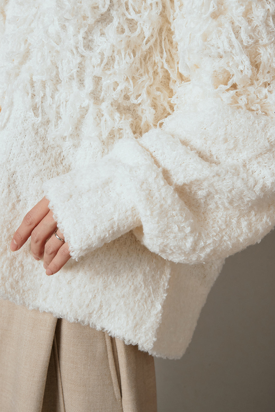 [SET]ループ編みVネックニットカーディガン+ベロアサスペンダー付きパンツ(2set)