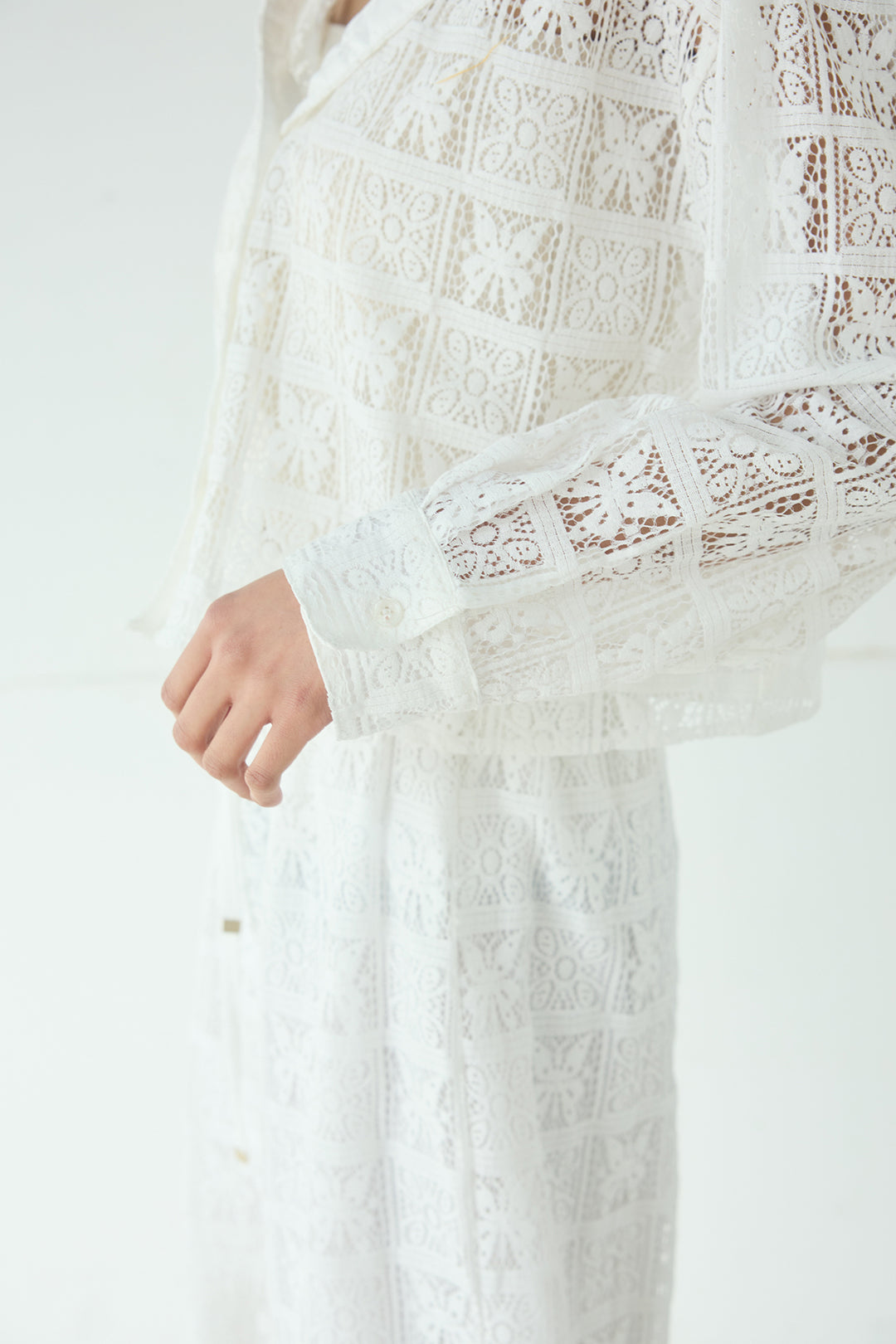 [SET]パッチワークレースショート丈フードシャツ+パッチワークレースイージーパンツ(2set)