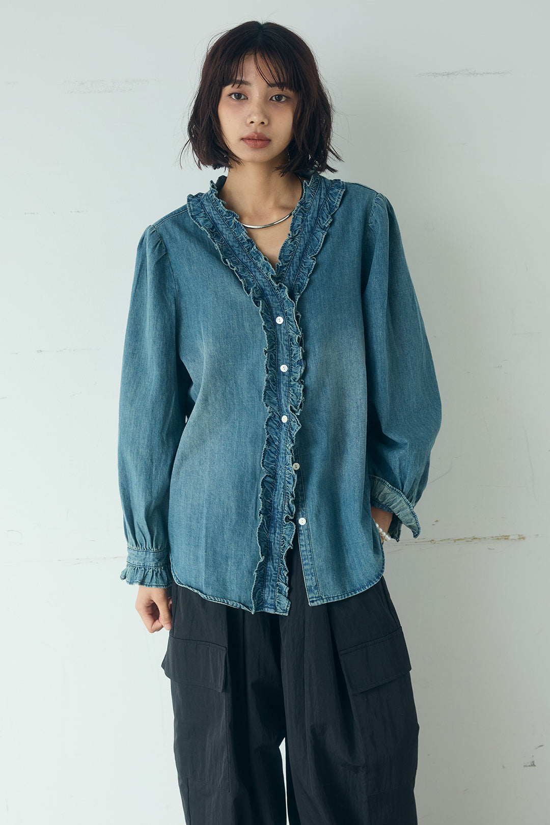 [SET]Vネックデニムフリルトップス+ベルトループデザインハイウエストタックパンツ(2set)