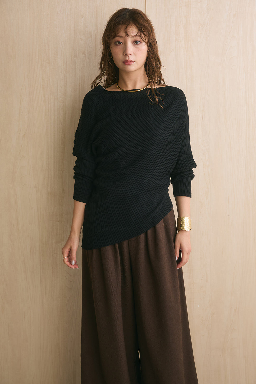 [SET]裾アシンメトリーリブニットトップス+ゴールドバックルベルト付きタックワイドパンツ(2set)
