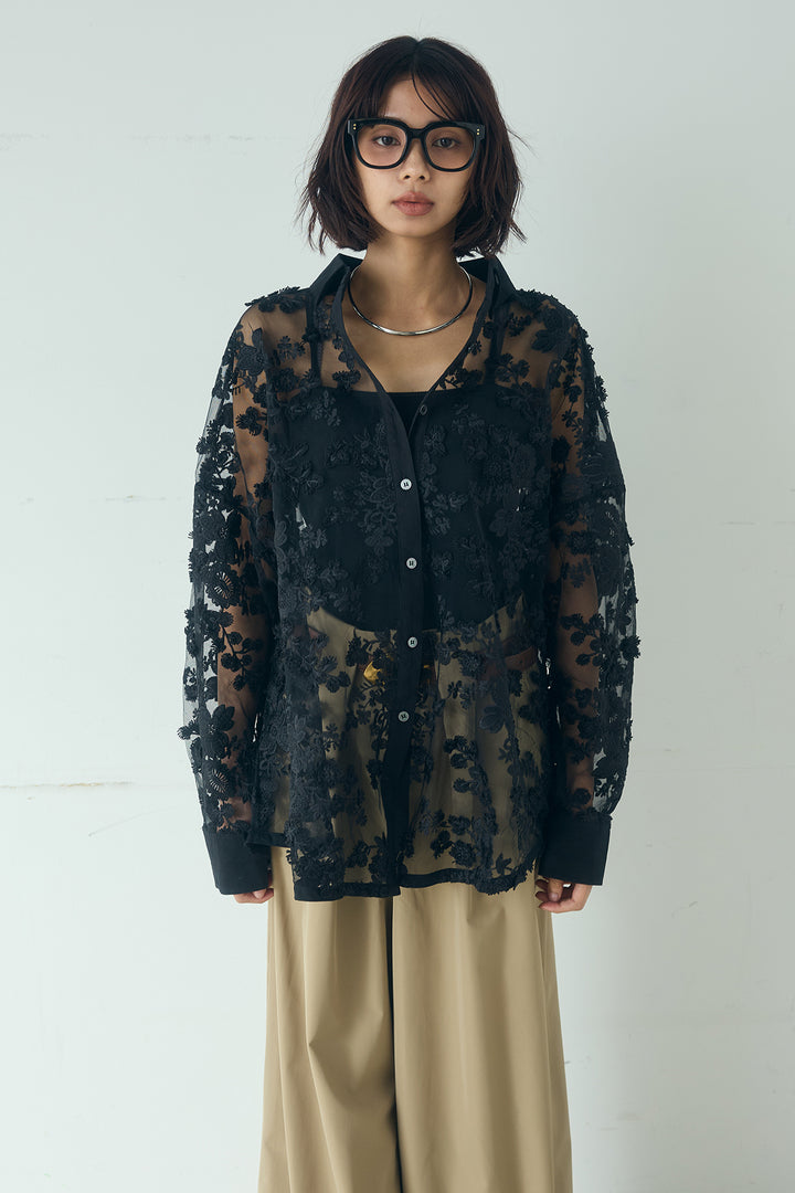 立体フラワー刺繍レースシャツ