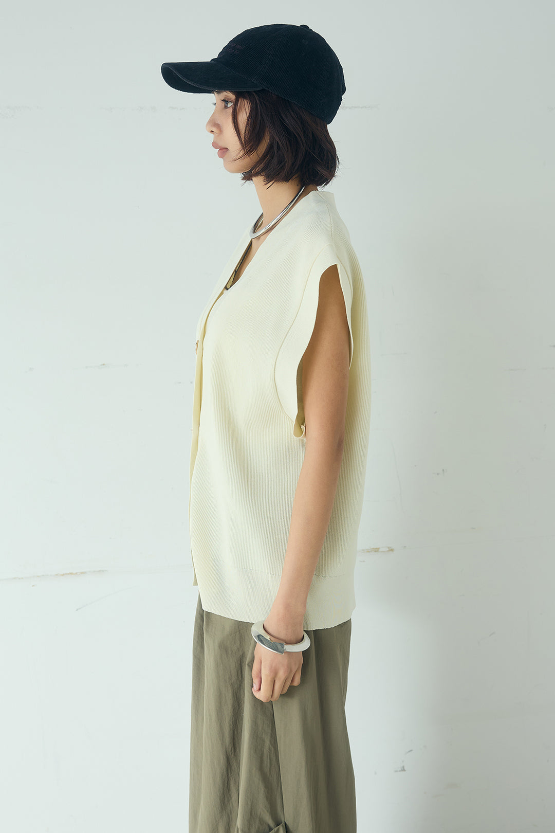 ポリウーリーメタルボタンベスト