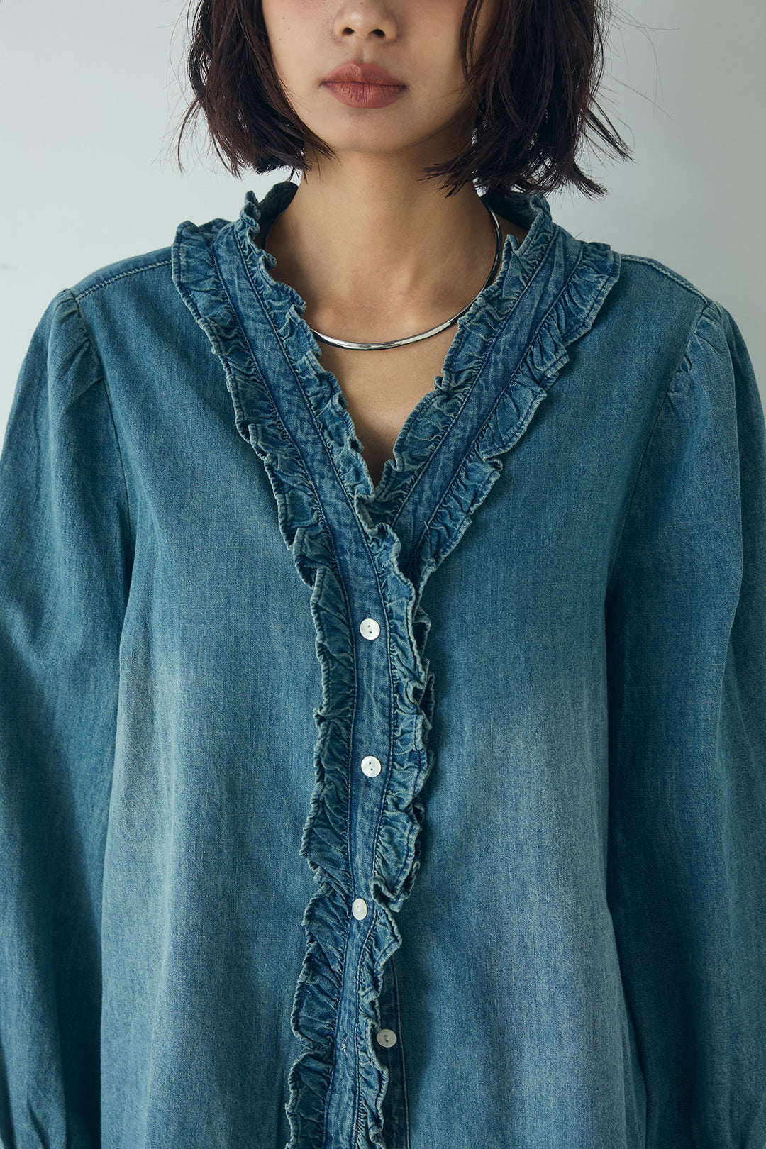 [SET]Vネックデニムフリルトップス+ベルトループデザインハイウエストタックパンツ(2set)