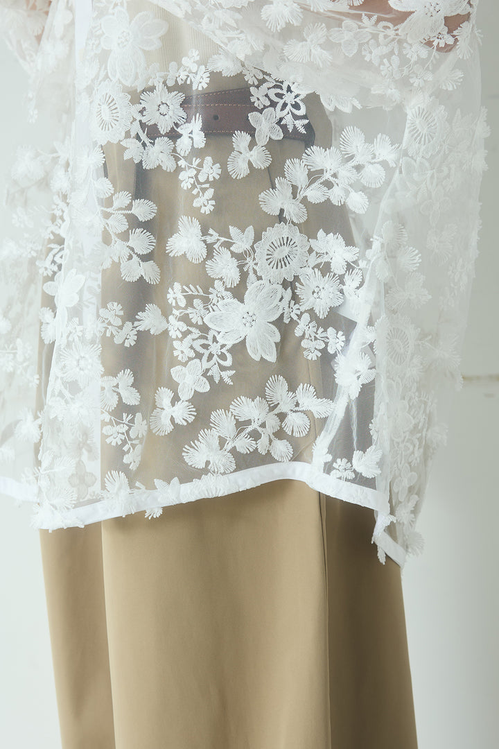 立体フラワー刺繍レースシャツ