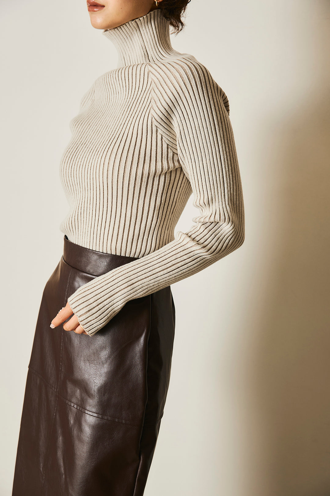 [SET]起毛チェック柄ポケットアウター+ストレッチエコレザーバミューダパンツ+リブニットシームレスタートルプルオーバー(3set)