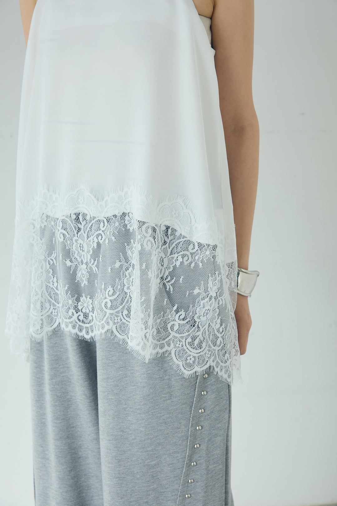 [SET]スラブネップツイードフリンジテーラードジャケット+サイドデザイン入りスウェットパンツ+裾レースキャミソール(3set)