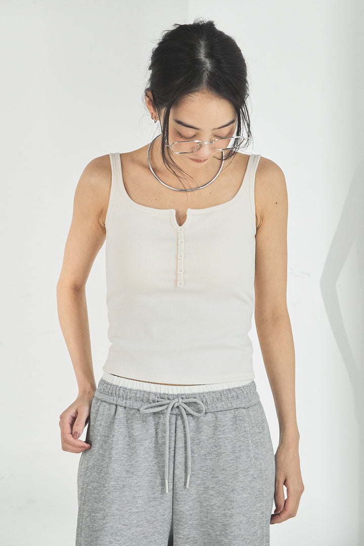 カップ付きリブニットタンクトップ