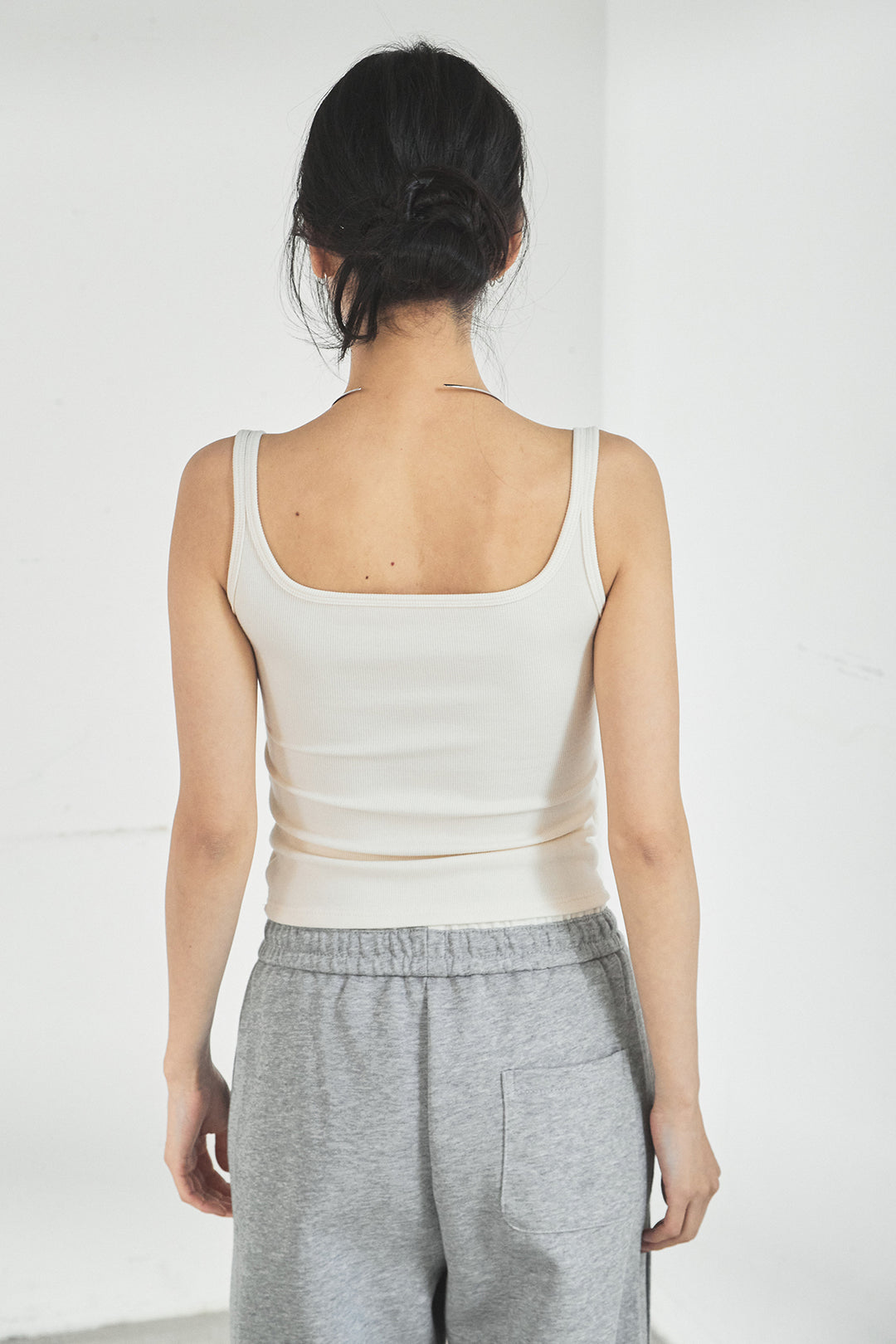 カップ付きリブニットタンクトップ
