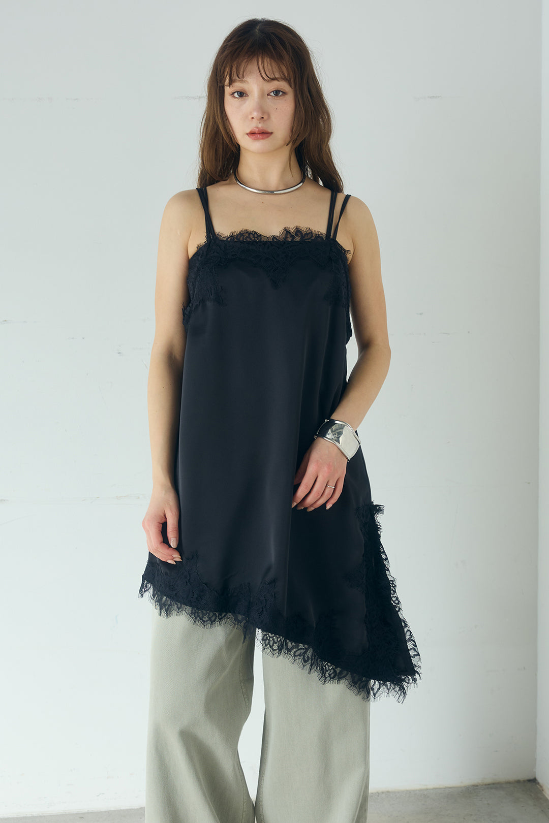 [SET]ナイロンボリュームWジップパーカーブルゾン+サテンレースアシメキャミ+細編みベルト付きパンツ+サテンレースアシメキャミ(3set)