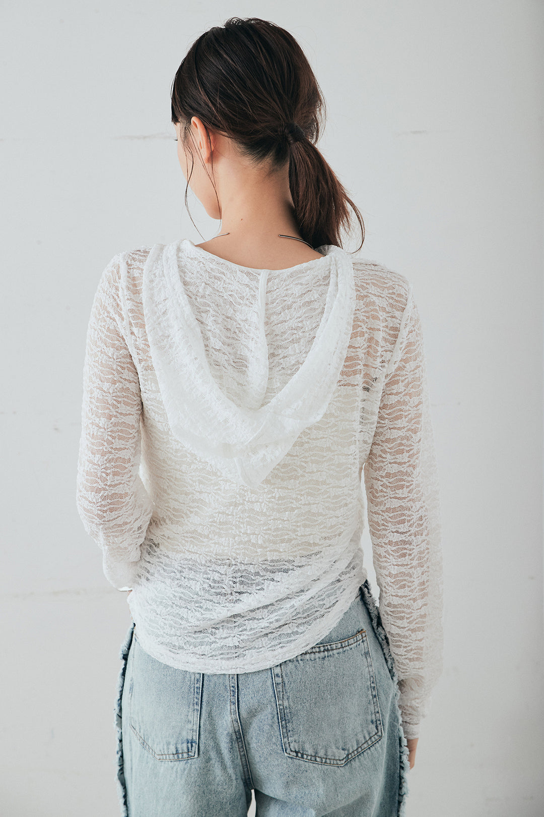 ストレッチレースフーディサムホールプルオーバー
