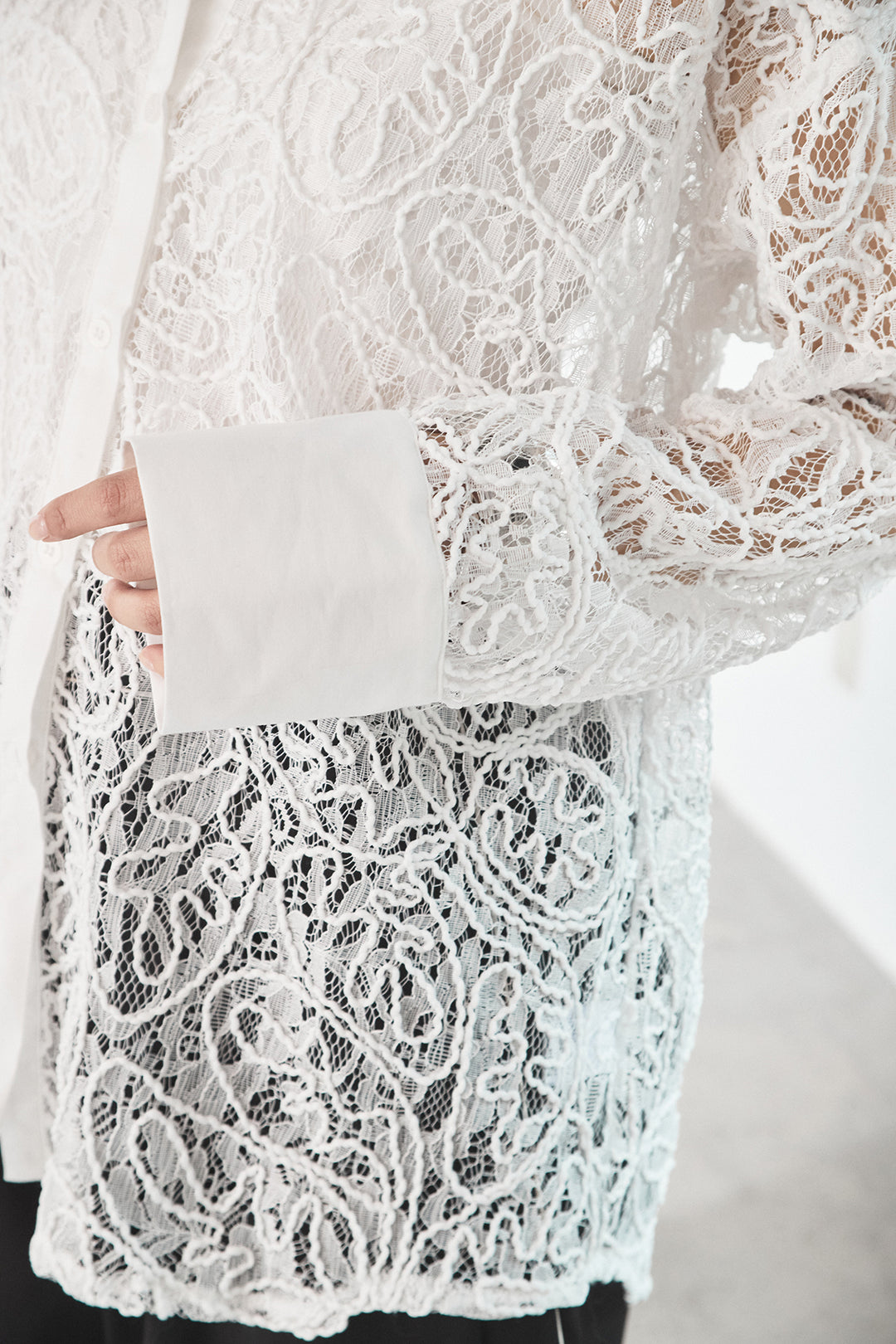 [SET]ナイロントレンチコート+合繊ツイルパイピングタックカーブパンツ+刺繍レースオーバーサイズシャツ(3set)