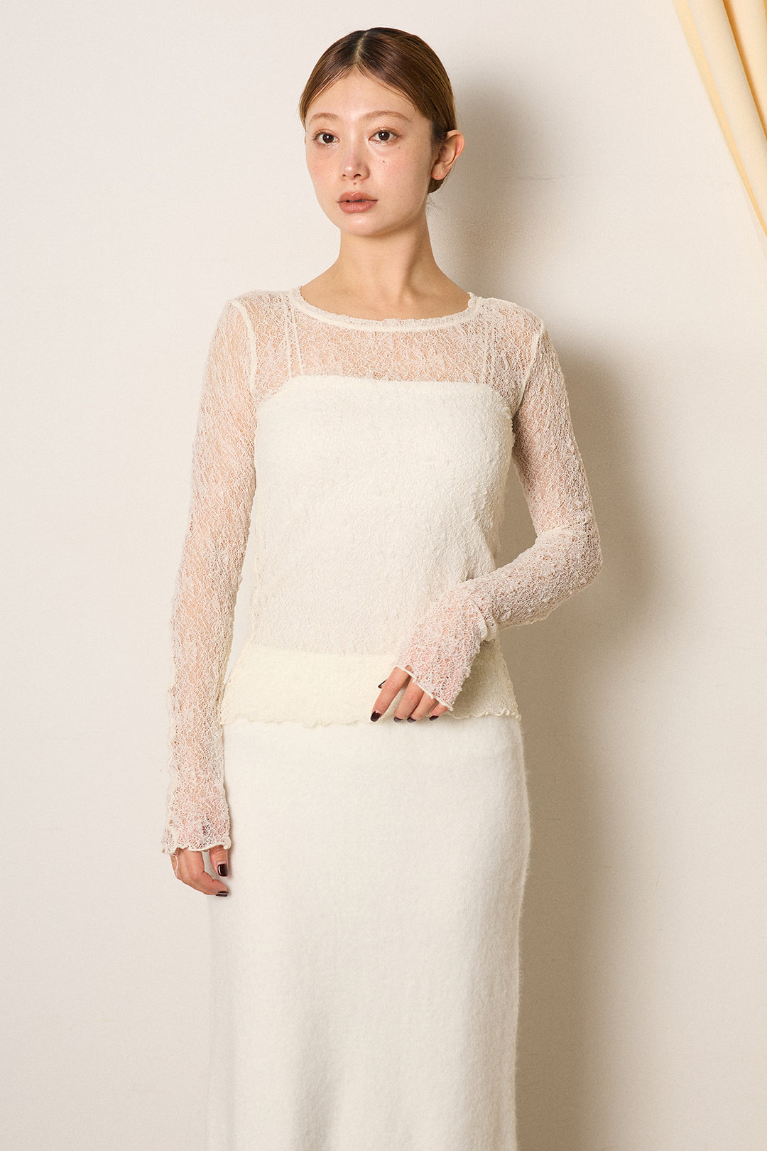 [SET]Vネックフリルカラーブラウス+ストレッチレースクルーネックインナー(2set)