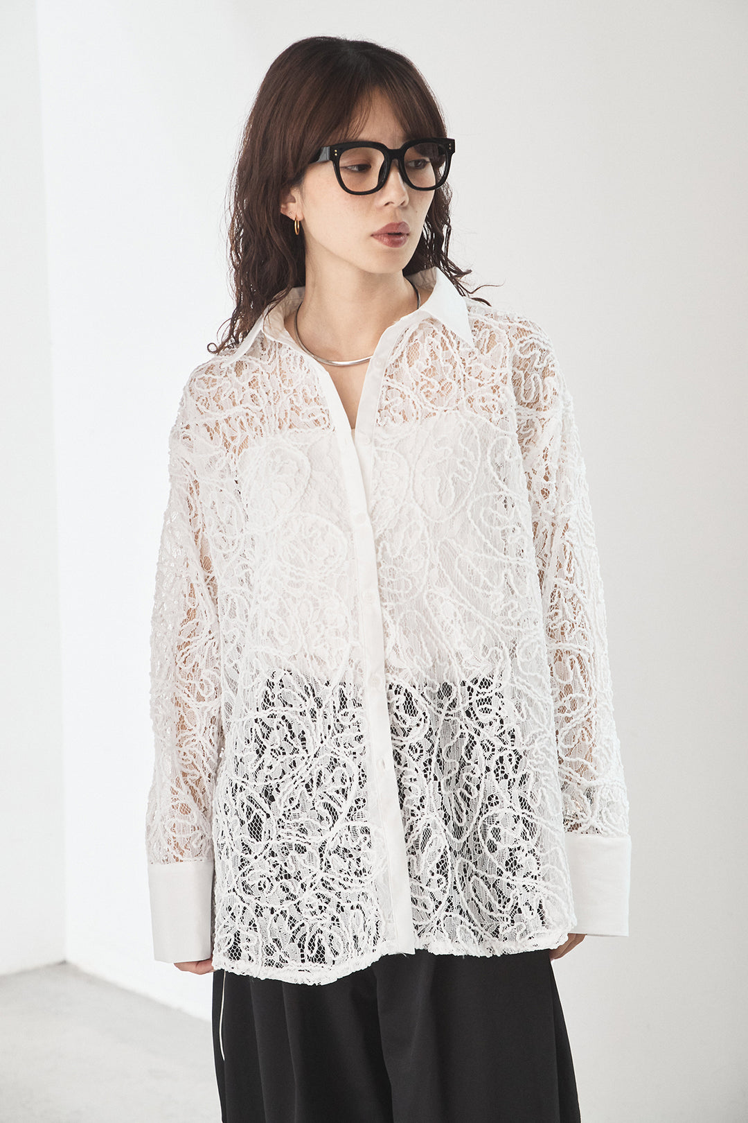 [SET]刺繍レースオーバーサイズシャツ+合繊ツイルパイピングタックカーブパンツ(2set)