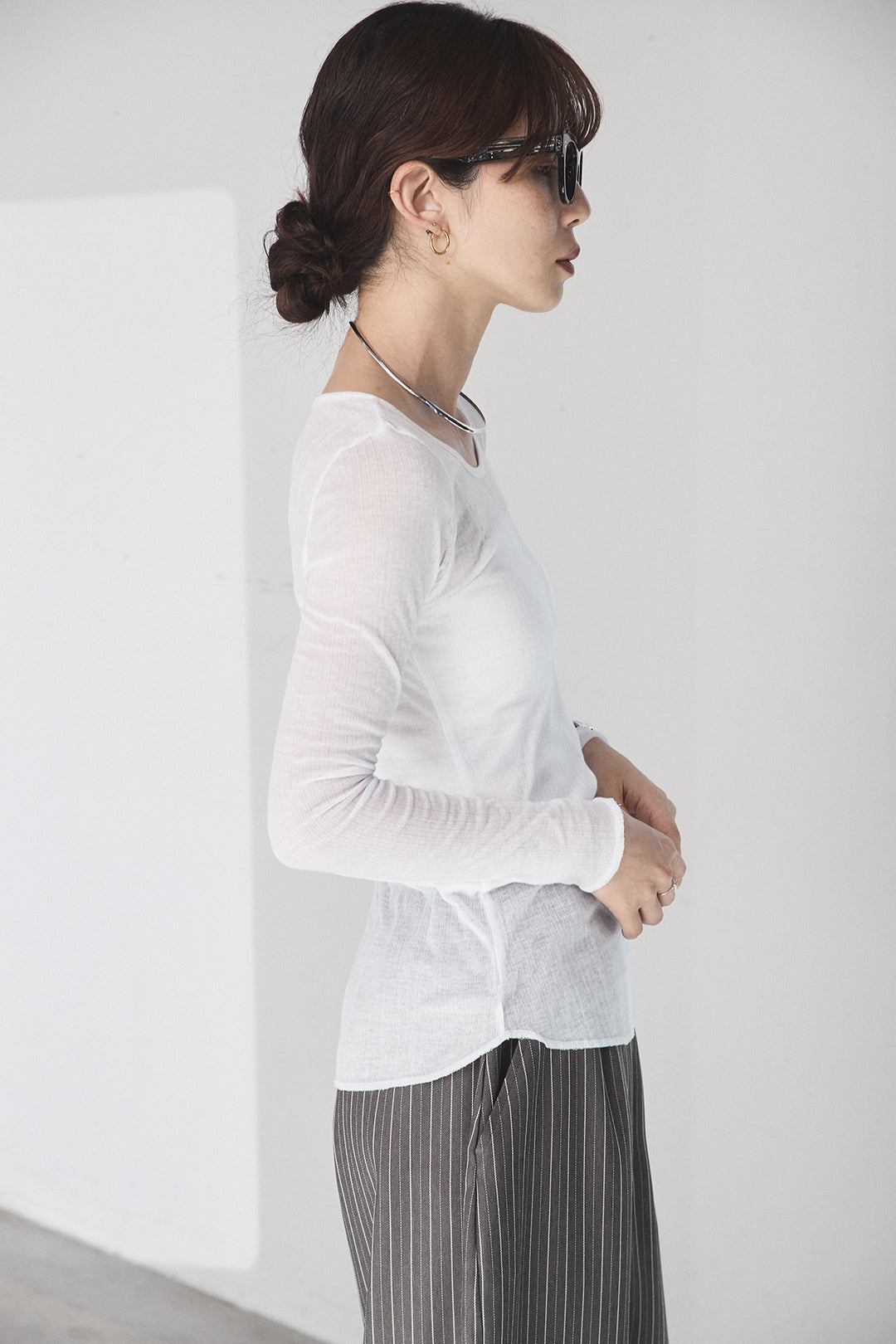 [SET]ビッグロゴHRU袖ボリュームトップス+リブシアークルーネック長袖トップス+ヘリンボーンストライプツータックパンツ(3set)