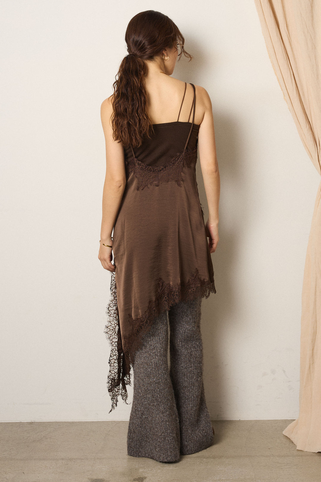 レースドッキングサテンキャミソール