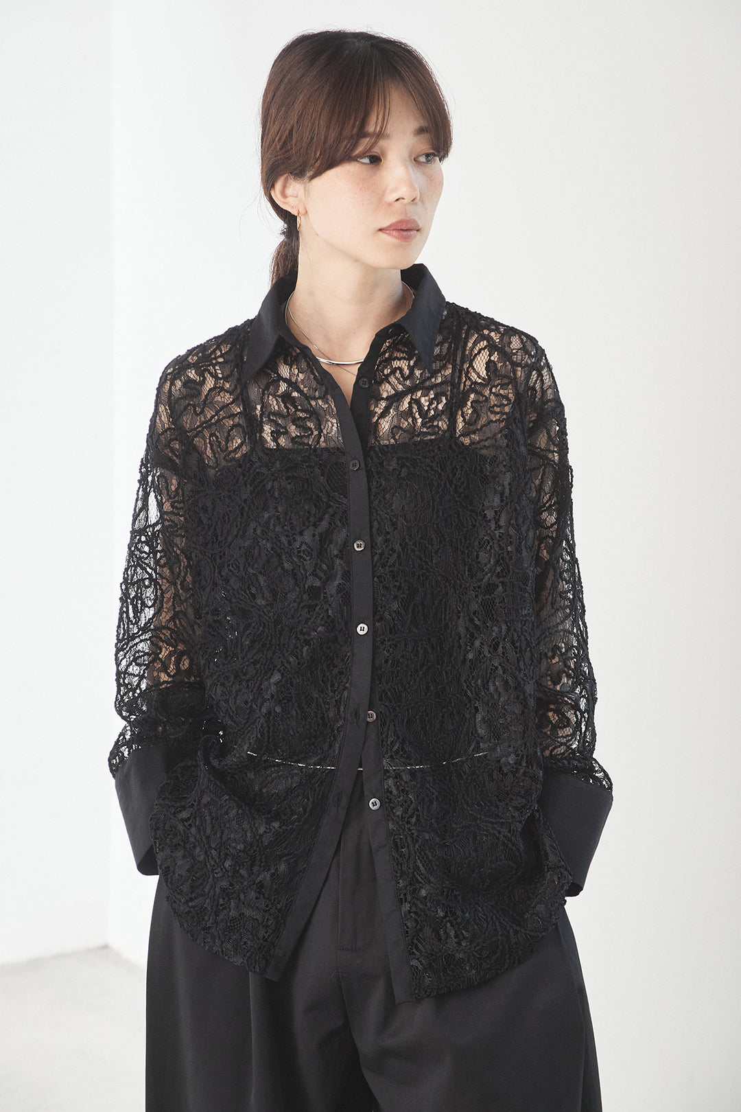 [SET]刺繍レースオーバーサイズシャツ+合繊ツイルパイピングタックカーブパンツ(2set)