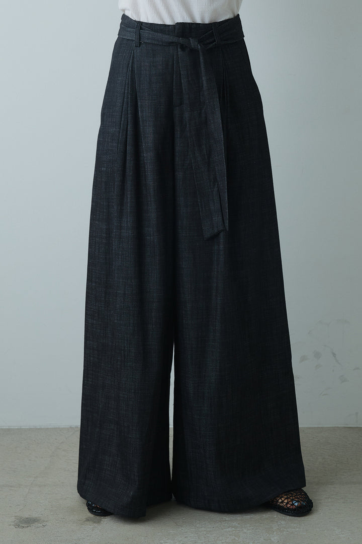 太紐ベルト付きワイドパンツ