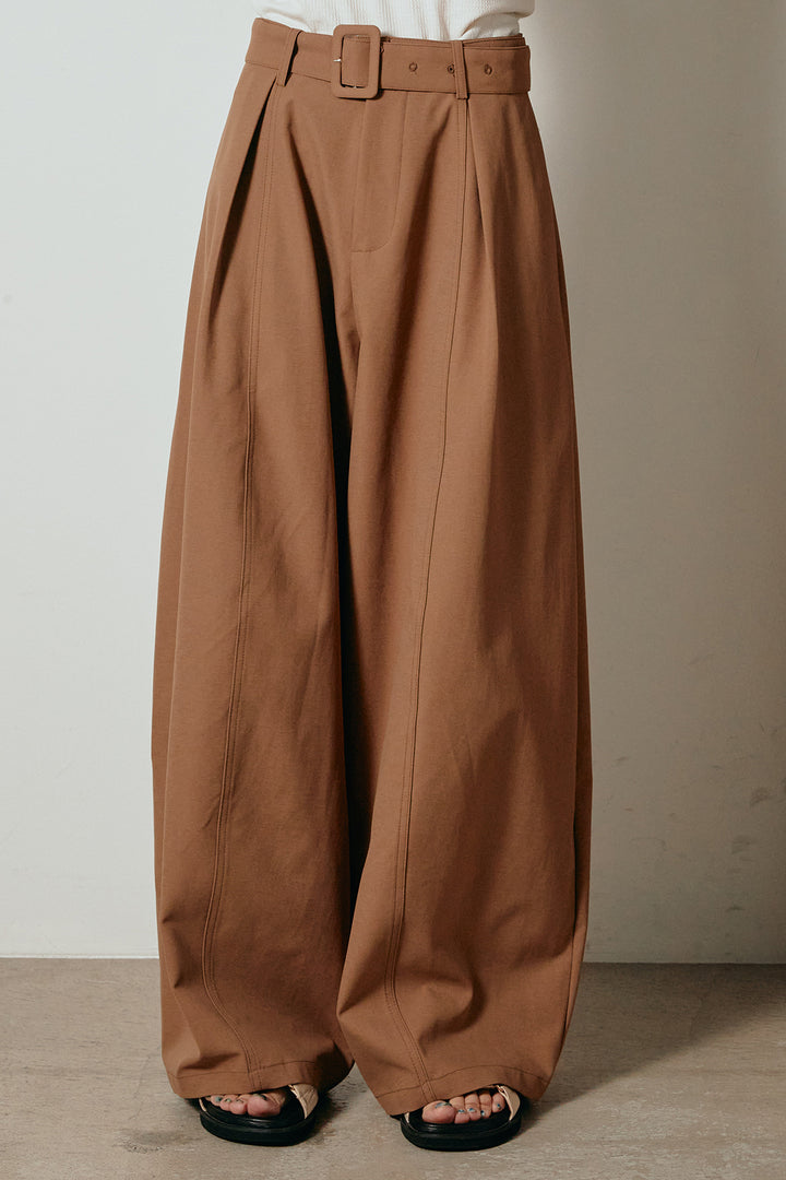 太ベルト付きタックワイドパンツ