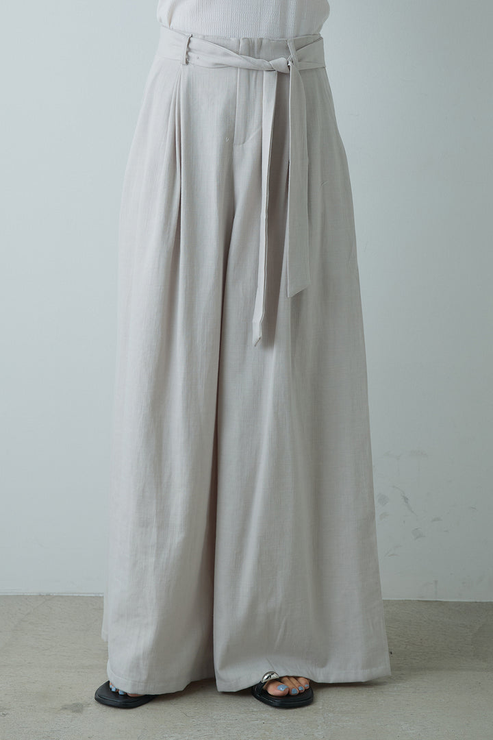 太紐ベルト付きワイドパンツ