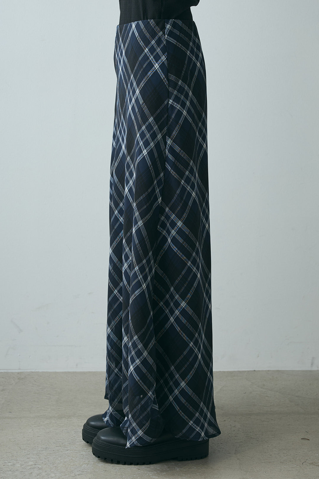 マルチ柄シアースカート
