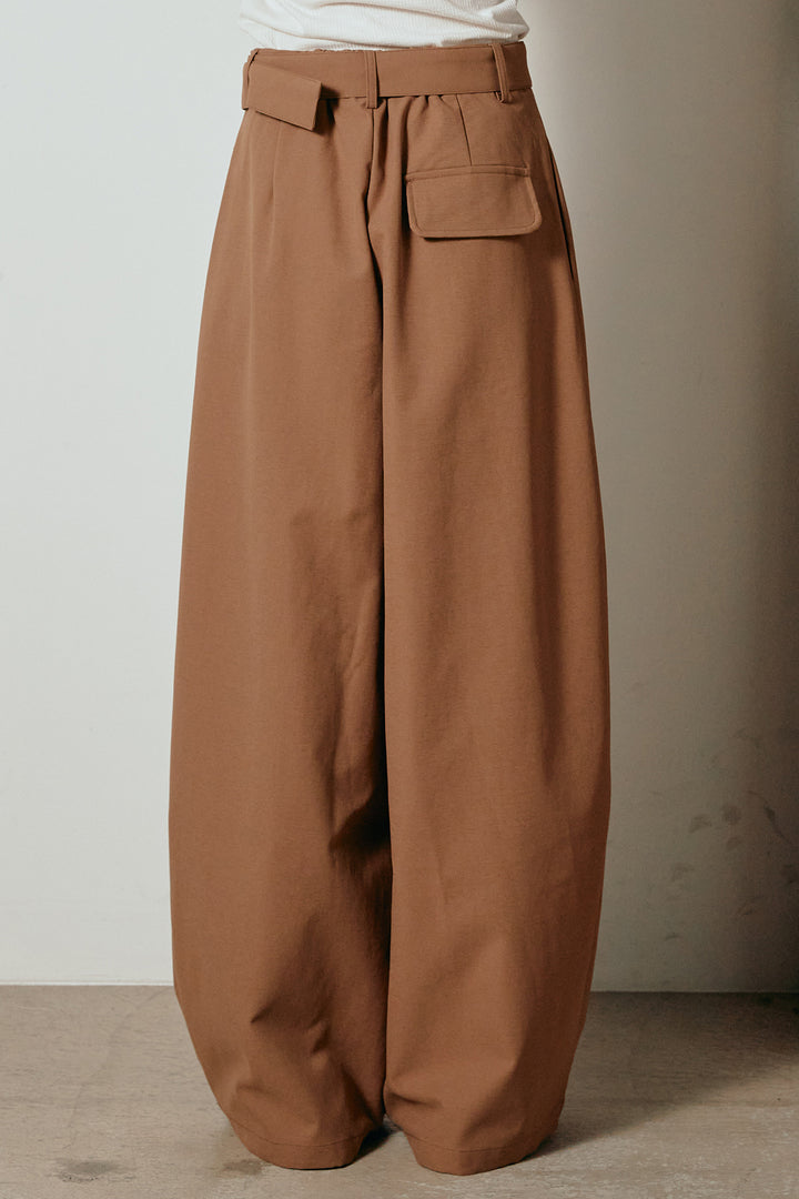太ベルト付きタックワイドパンツ