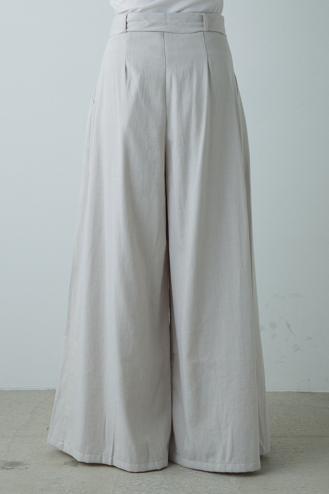 太紐ベルト付きワイドパンツ