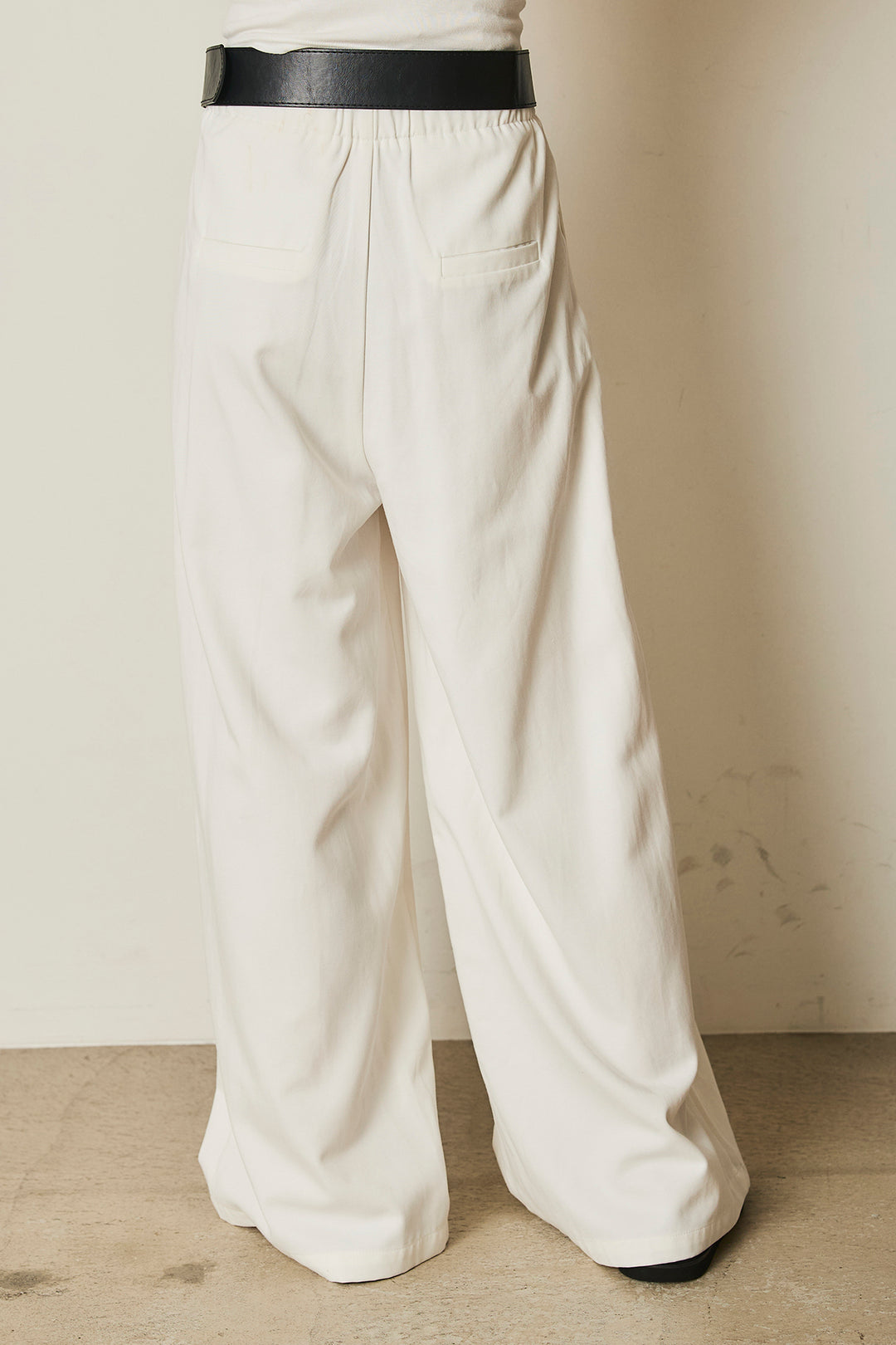 [SET]カットレースバックオープンプルオーバー+フェイクレザー太ベルト付きタックデザインパンツ+フェイクファースタンドジレ(3set)