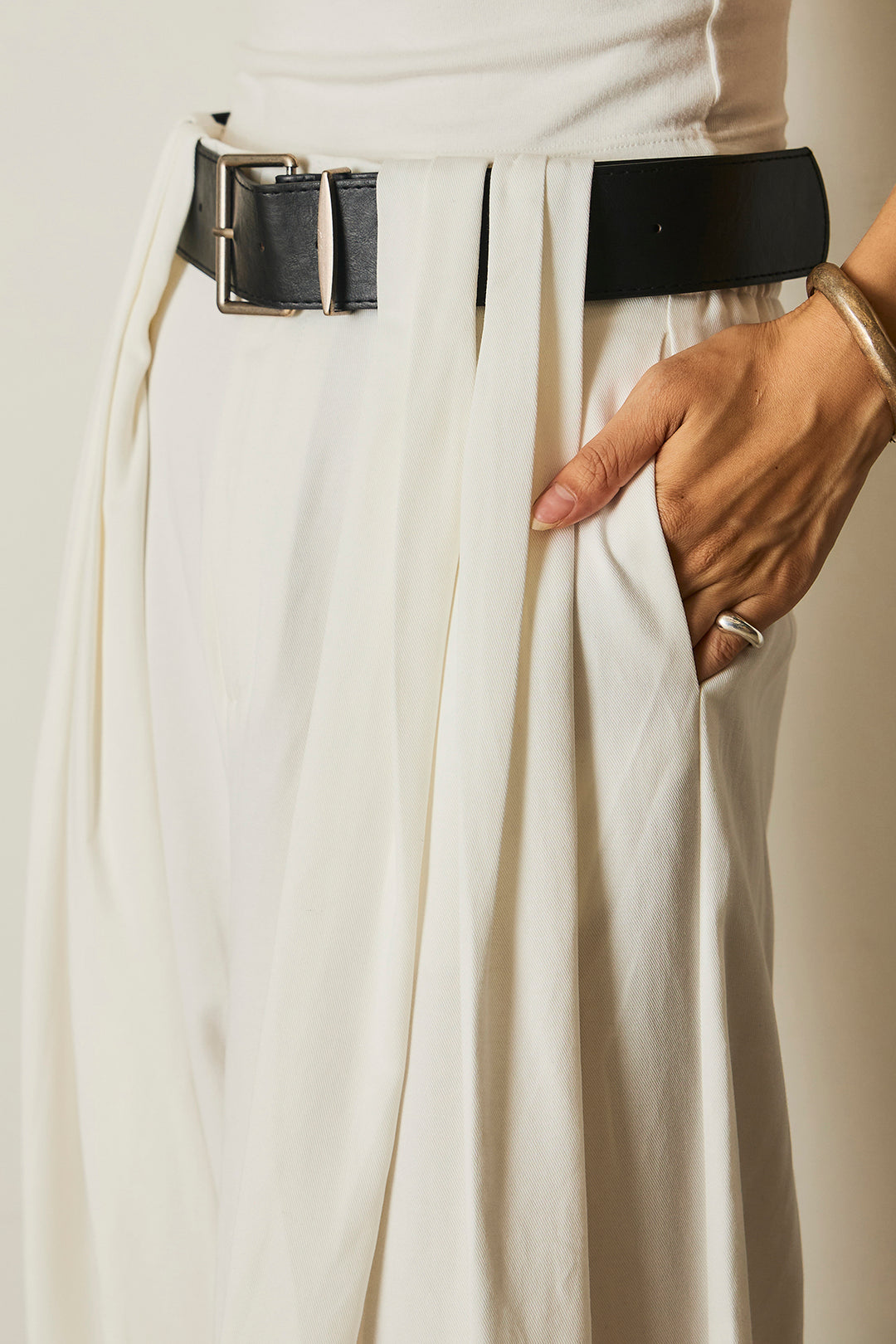 [SET]杢ストレッチフェイクレザー衿ニットブルゾン+フェイクレザー太ベルト付きタックデザインパンツ(2set)