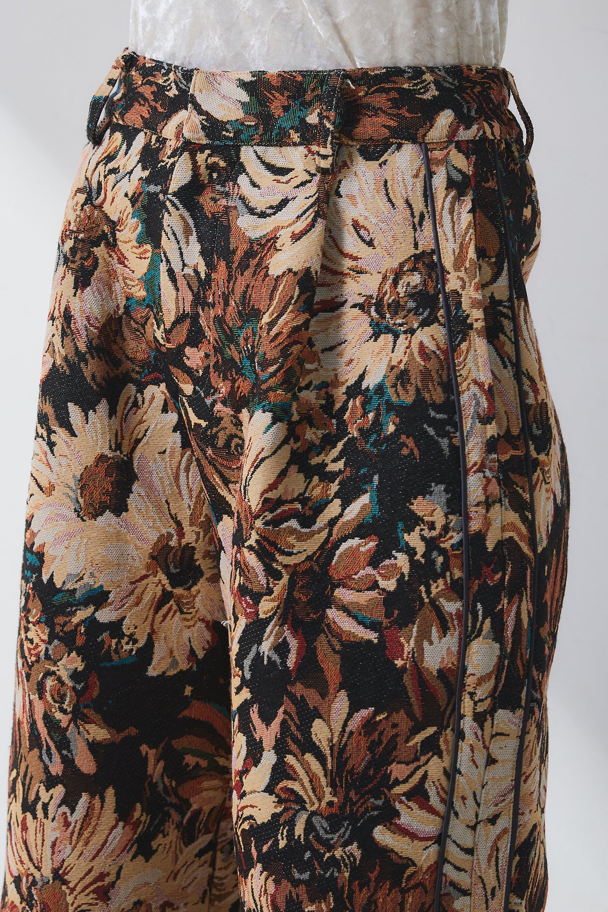 即納】サテンラインゴブランパンツ– ESICA