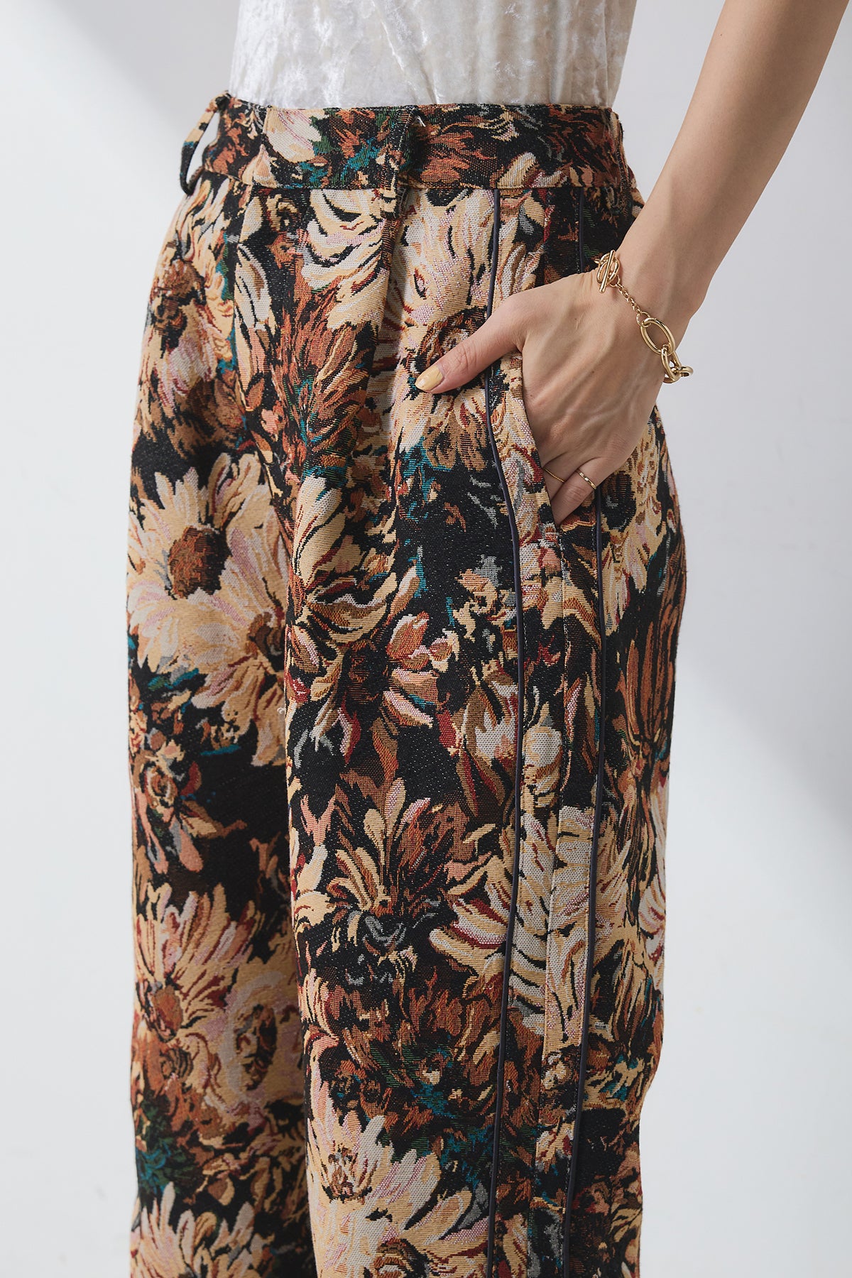 即納】サテンラインゴブランパンツ – ESICA