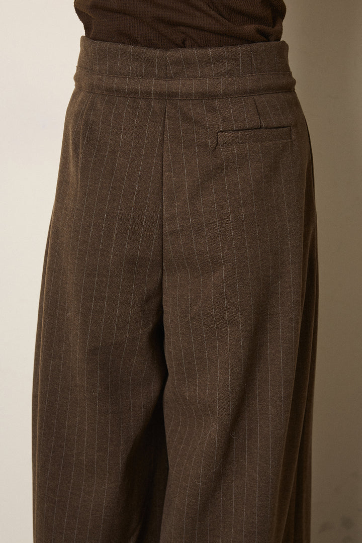 [SET]ボリューム編みニットプルオーバー+編みベルト付きピンストライプワイドパンツ(2set)