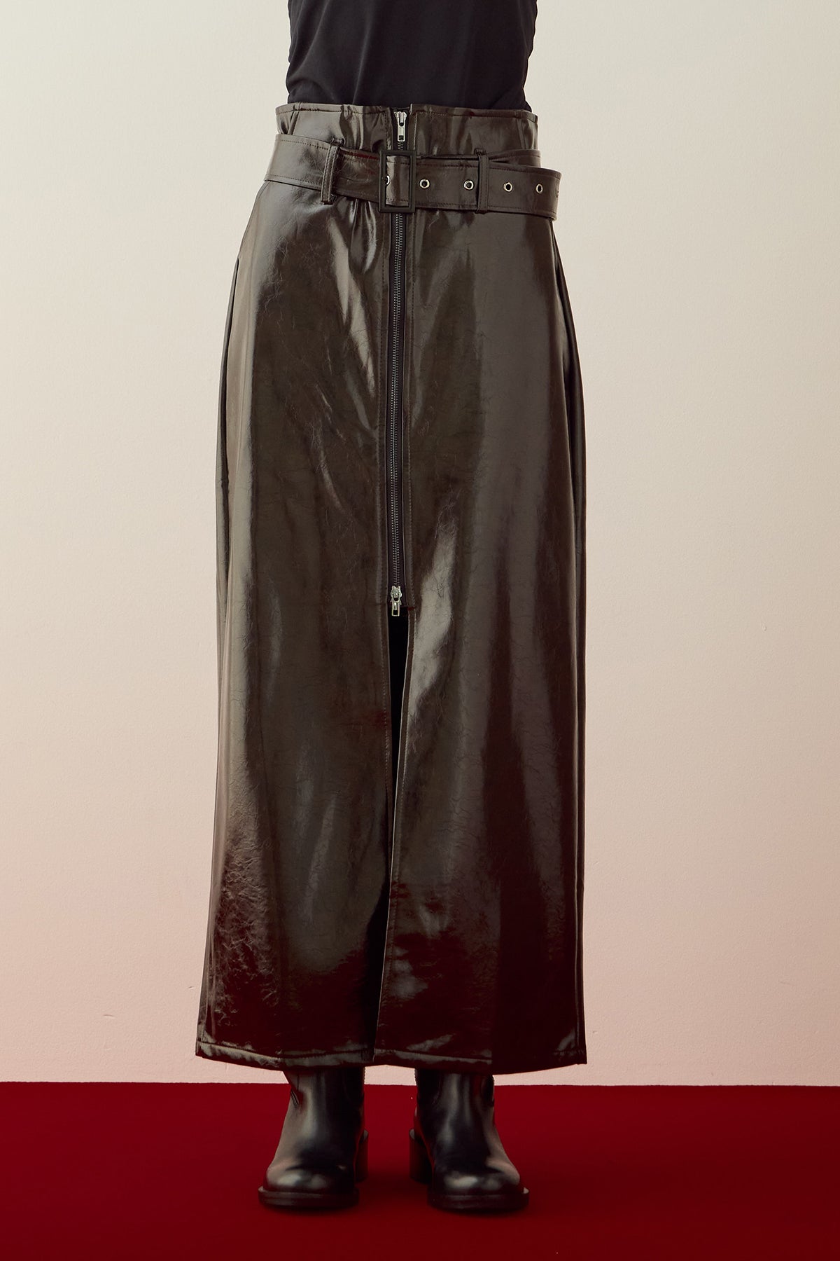 即納】フロントZIPレザーライクスカート – ESICA