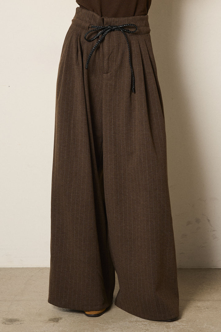 [SET]ボリューム編みニットプルオーバー+編みベルト付きピンストライプワイドパンツ(2set)