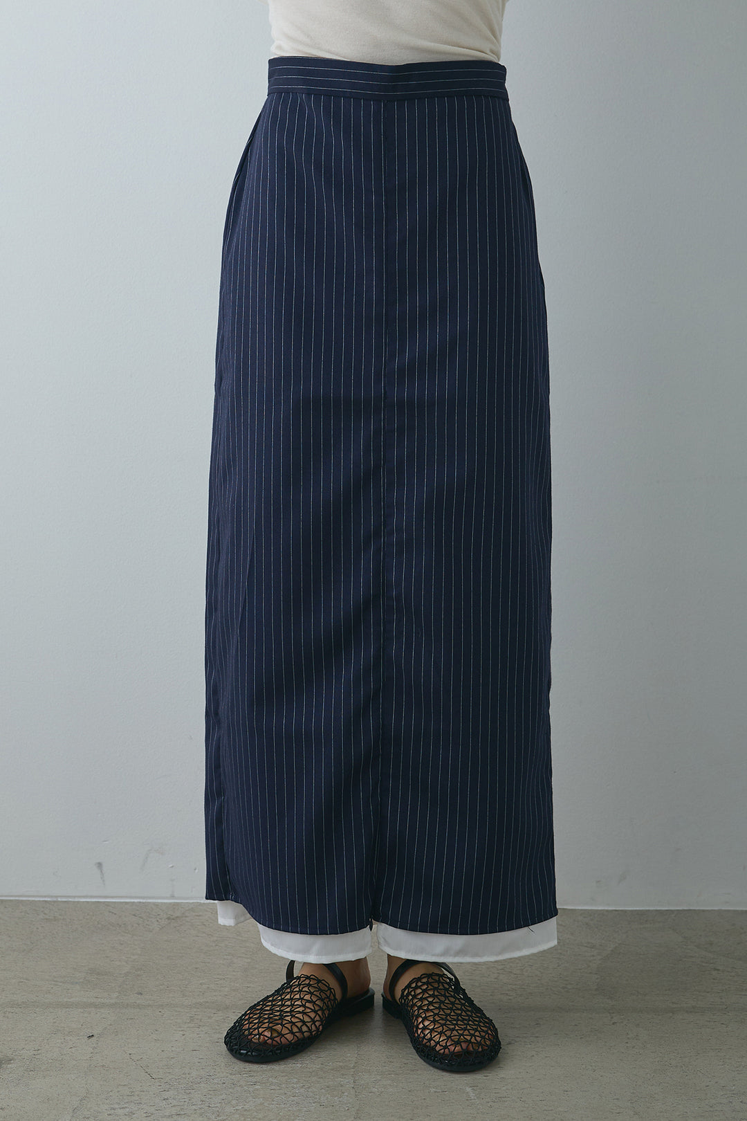 [SET]ホックビスチェ付きバンドカラーシャツ+ストライプストレートスカート(2set)