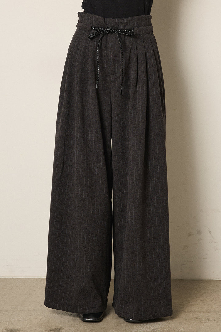 編みベルト付きピンストライプワイドパンツ