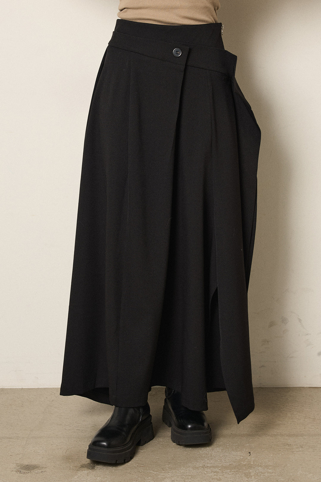 変形シルエットスカート