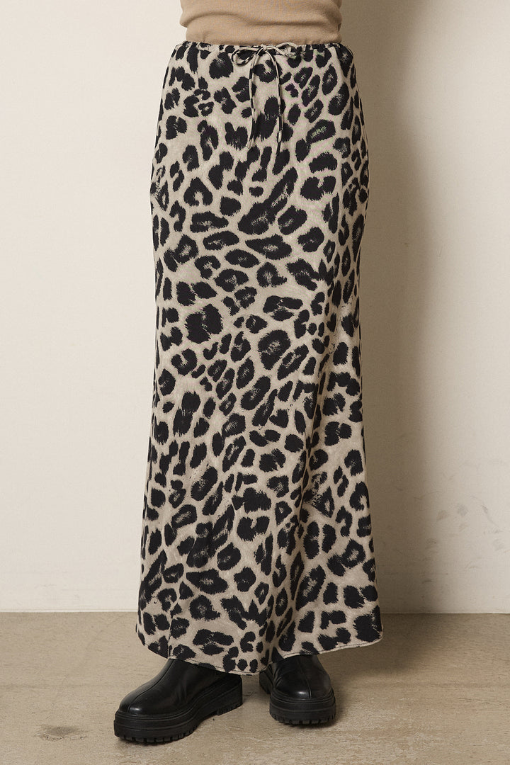 [SET]レザーライクオーバーサイズブルゾン+レオパードサテンナロースカート(2set)