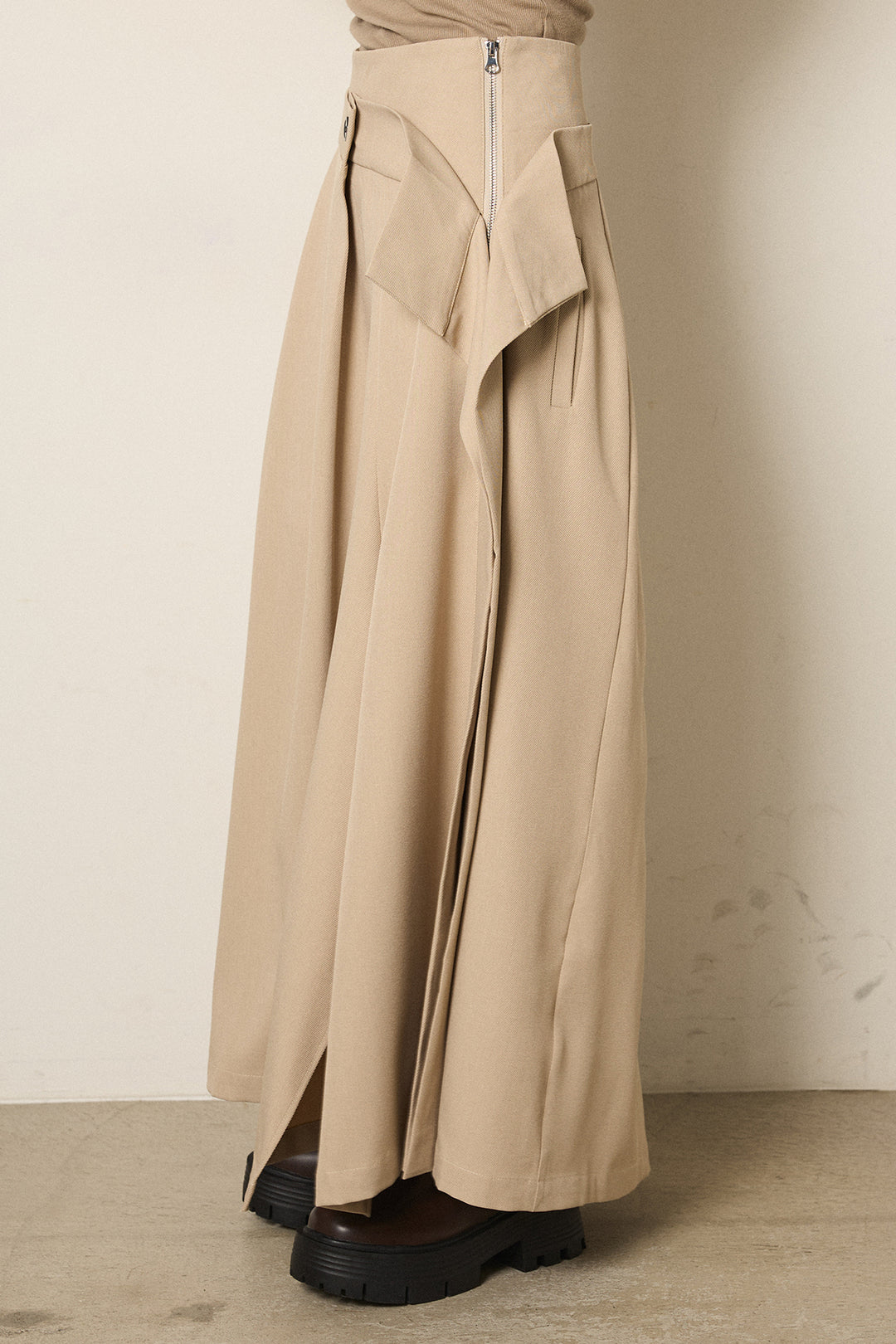 変形シルエットスカート