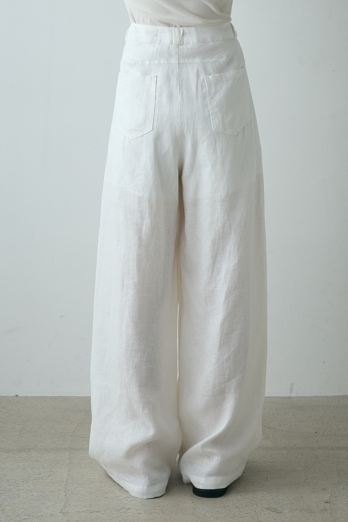 ebure　麻100％　センタープリーツワイドパンツ　ナチュラル　36 ebure 麻100％ センタープリーツワイドパンツ ナチュラル 36
