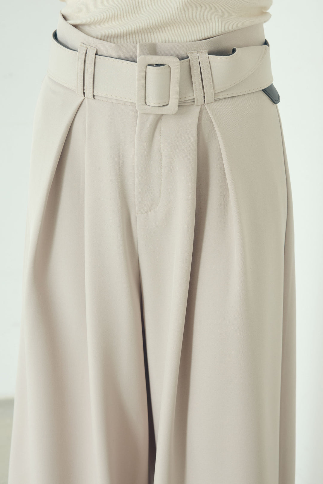 [SET]モチーフ付きシアーブルゾン+ベルト付きツータックワイドパンツ(2set)