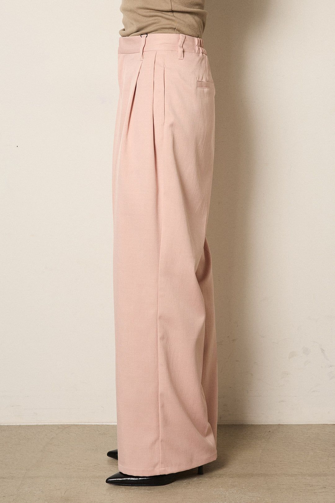 ツイルスプリングカラータックパンツ